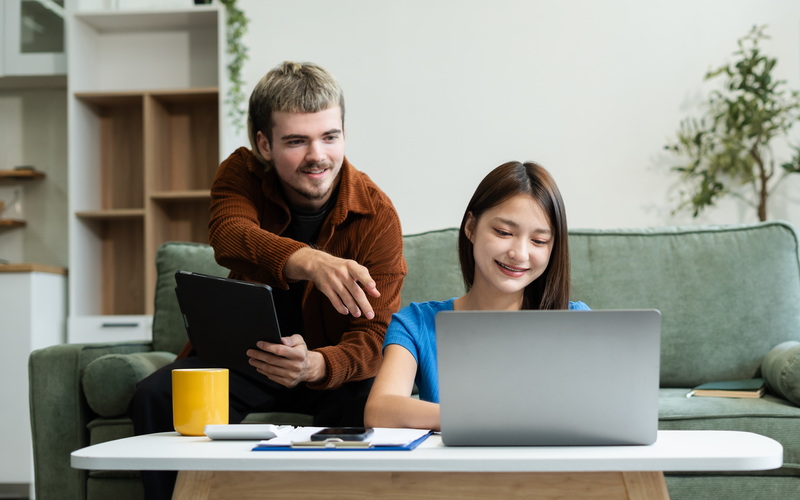 Couple checking out the BKL Tax Calculators