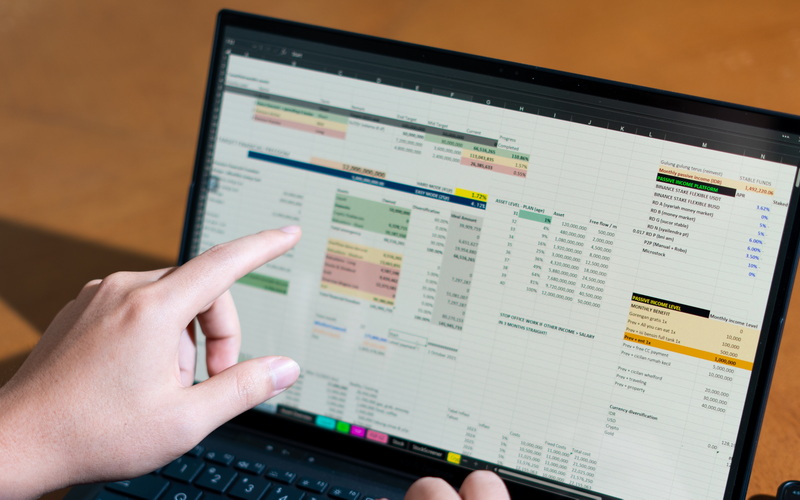 Accounts on a screen